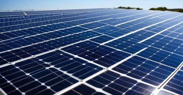Panneau solaire photovoltaïque : avis élogieux et recommandations